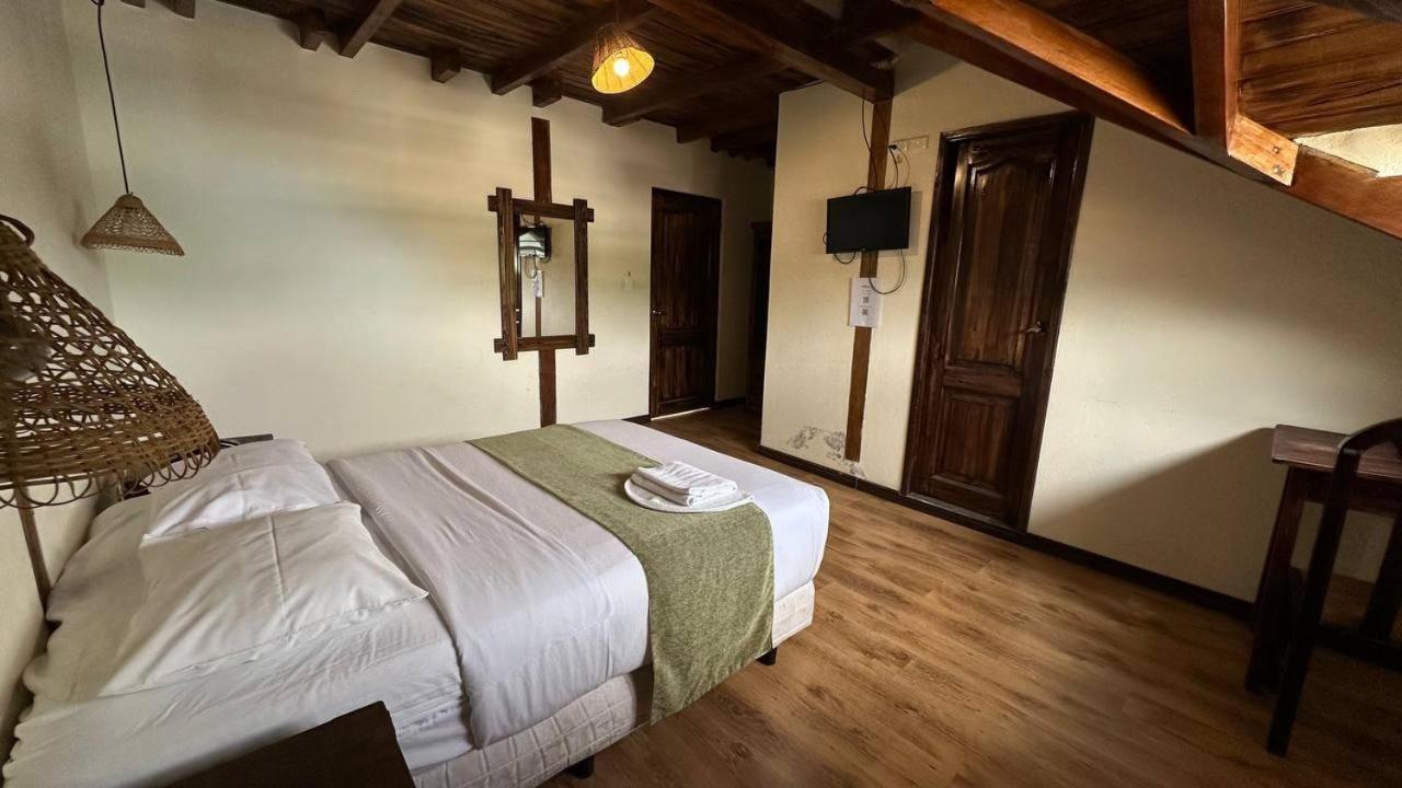 Hotel Noris Alausi Exterior photo