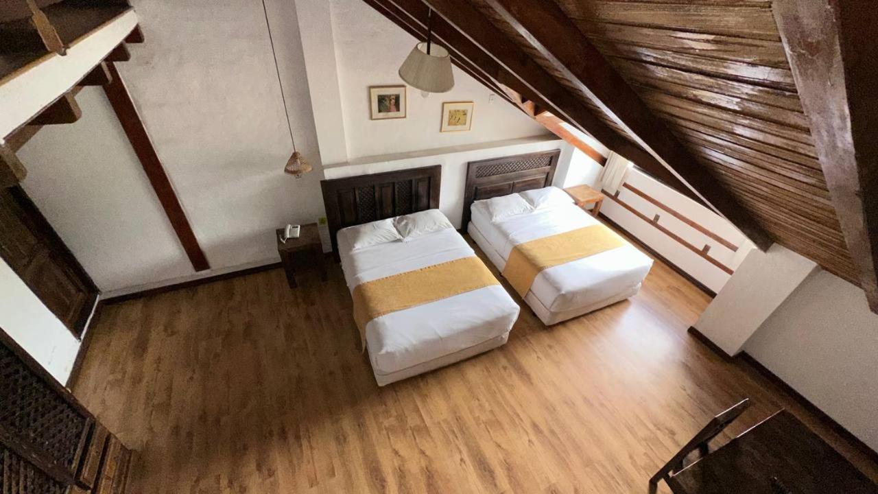 Hotel Noris Alausi Exterior photo