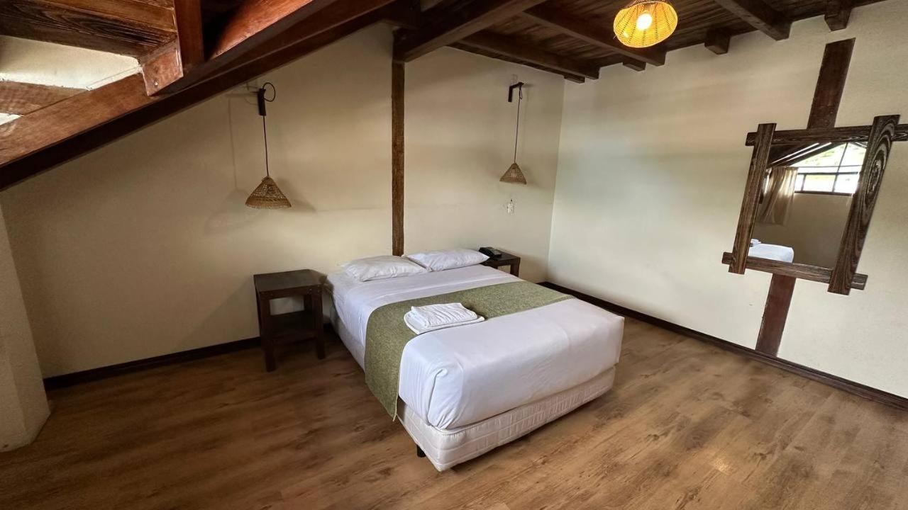 Hotel Noris Alausi Exterior photo